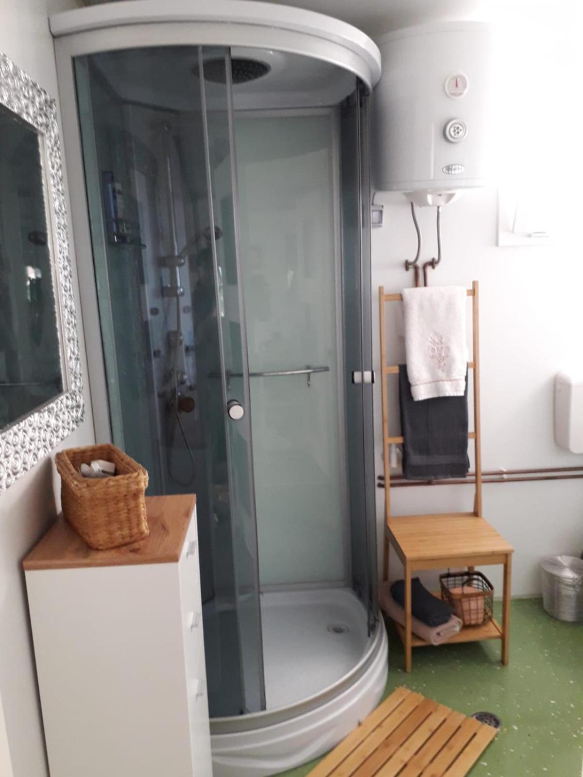 Studio Apartment Rosemary ロヴィニ エクステリア 写真